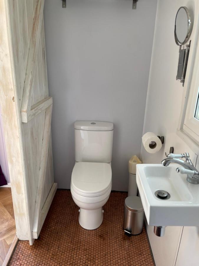 טנבי Lilac Tree Hut מראה חיצוני תמונה