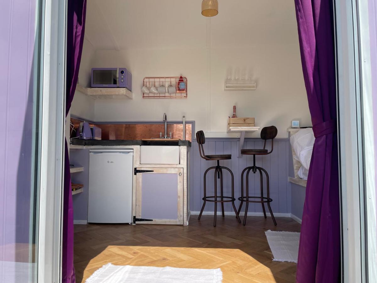 טנבי Lilac Tree Hut מראה חיצוני תמונה